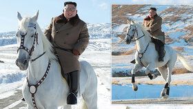 Kim na bílém koni: Severokorejský vůdce vyjel na běloušovi na posvátnou horu