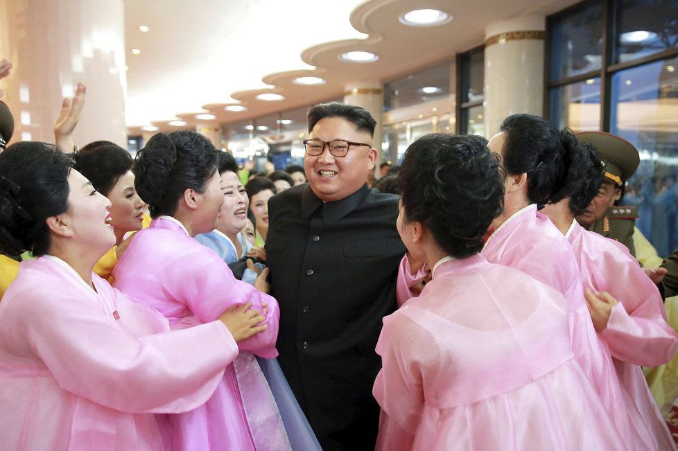 Kim Čong-un vyhlásil party: KLDR slavila odpálení rakety.