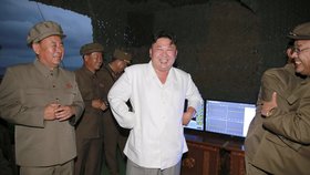 Kim Čong-un vyhlásil party: KLDR slavila odpálení rakety.