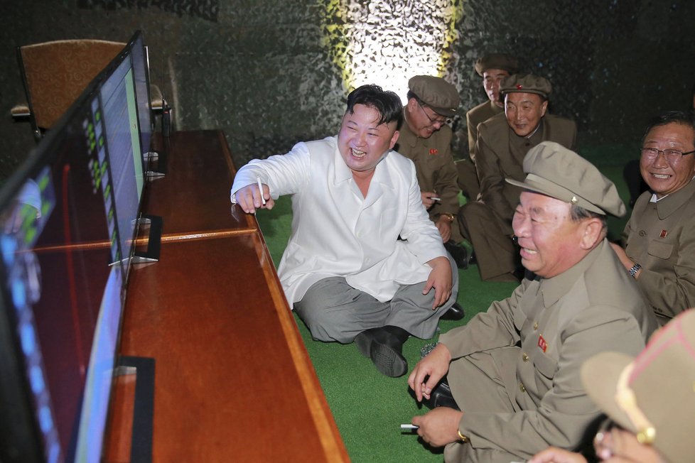 Kim Čong-un vyhlásil párty: KLDR slavila odpálení rakety.