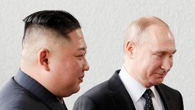 Ruský prezident Putin se ve Vladivostoku poprvé sešel s vůdcem KLDR Kim Čong-unem. (25. 4. 2019)