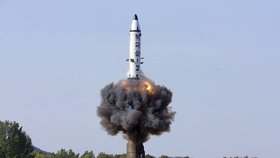 KLDR v posledních týdnech podnikla několik raketových testů.