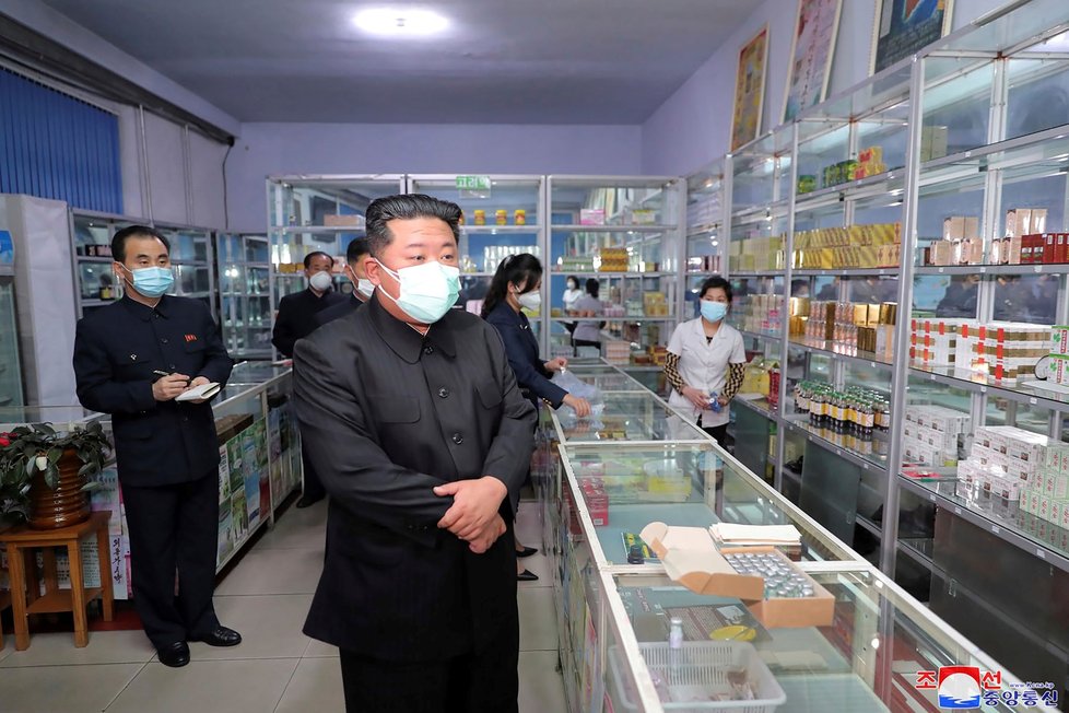 Severokorejský diktátor Kim Čong-un na inspekci v lékárně