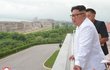 Stavba severokorejského přímořského letoviska je skoro u konce. NA projekt dohlížel i vůdce Kim Čong-un.