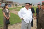 Stavba severokorejského přímořského letoviska je skoro u konce. NA projekt dohlížel i vůdce Kim Čong-un, někdy i s manželkou.