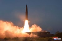 Další raketová hrozba: Severní Korea vypálila zatím blíže neurčené střely