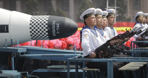 Severní Korea nepřestává s testy raket. Trump: Vypořádáme se s nimi