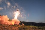 Jižní Korea odpověděla na jaderný test KLDR odpálením jaderné balistické střely Hyunmoo II.