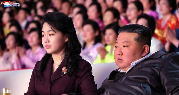 MDŽ v KLDR: Kim Čong-un s dcerou na koncertě (8. 3. 2026)