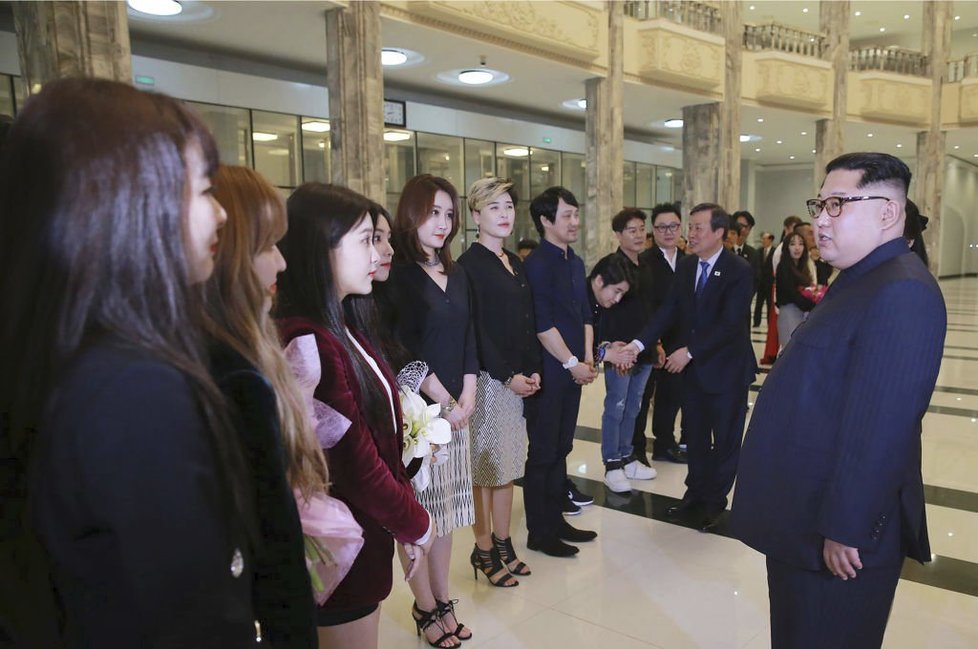 Kim Čong Un se setkal s interprety