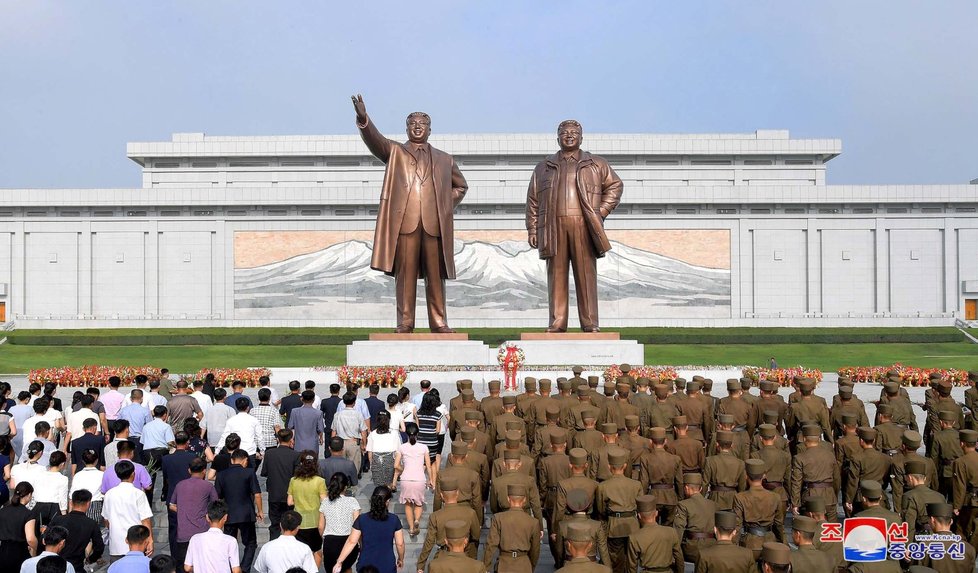 Snímky z oslav 66 let od příměří v Severní Koreji