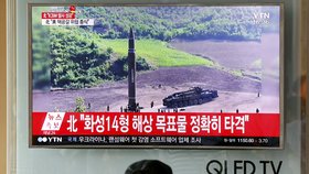 Obavy z KLDR: Jihokorejci s obavami sledují další raketové testy.
