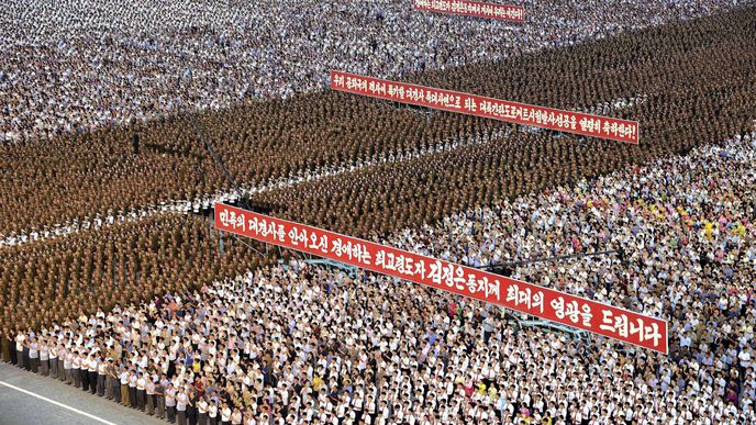 Oslavy úspěšného raketového testu v severokorejském Pchjongjangu