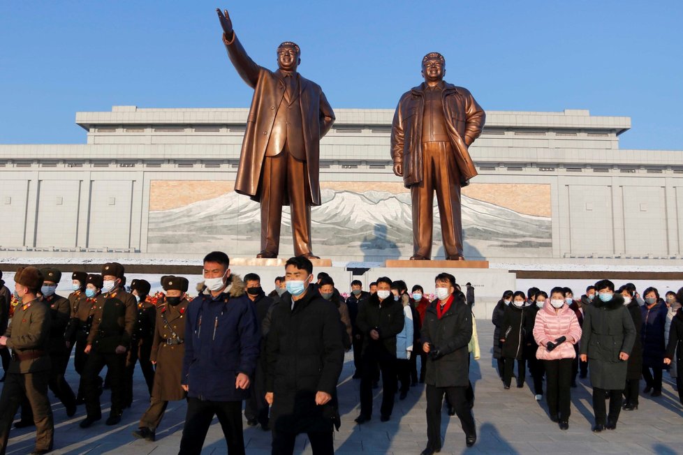 KLDR si připomněla 80. výročí narození zesnulého vůdce Kim Čong-ila (16. 2. 2022)