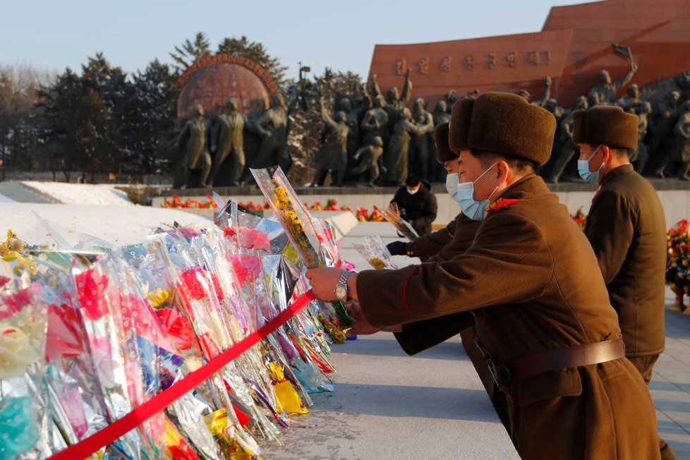KLDR si připomněla 80. výročí narození zesnulého vůdce Kim Čong-ila (16. 2. 2022)