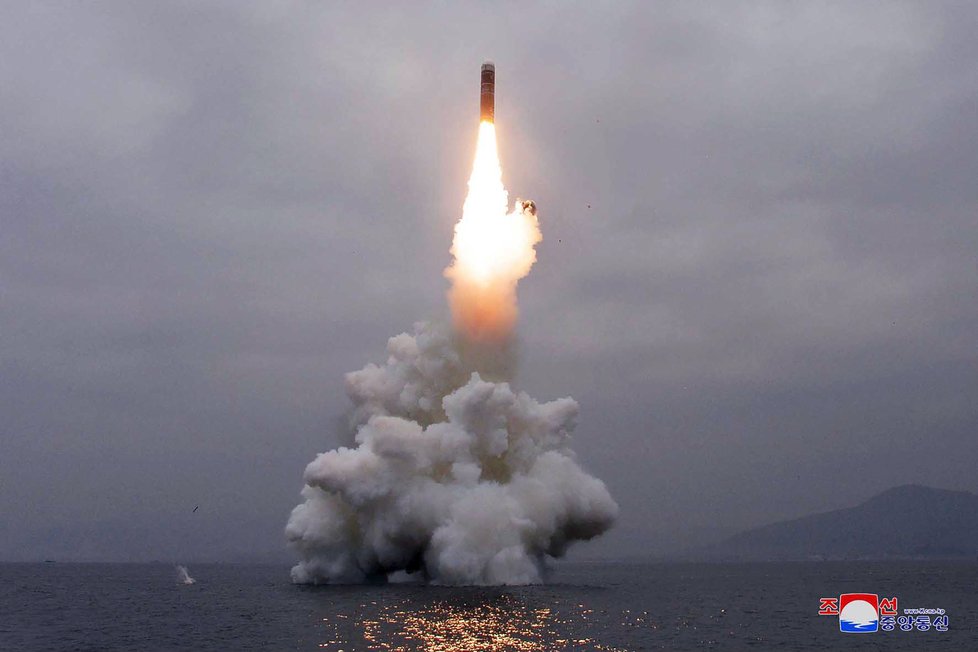 KLDR potvrdila další test rakety. Střelu odpálili z ponorky. (3. 10. 2019)