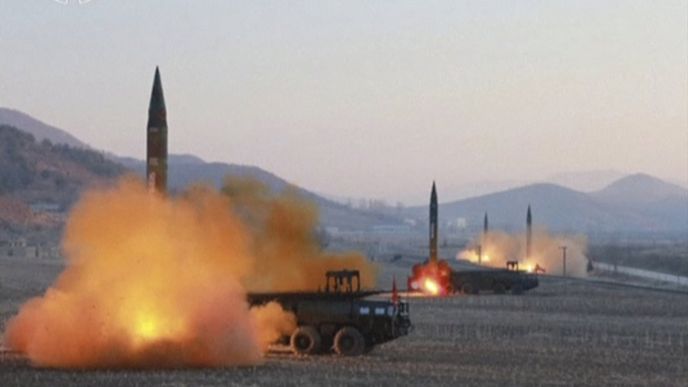 Američané den po testu KLDR začali jihokorejském území rozmisťovat části kontroverzního protiraketového štítu THAAD.