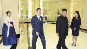 Kim Čong-un na počest Mun Če-ina a zahájení mezikorejského summitu uspořádal banket a zábavnou show.