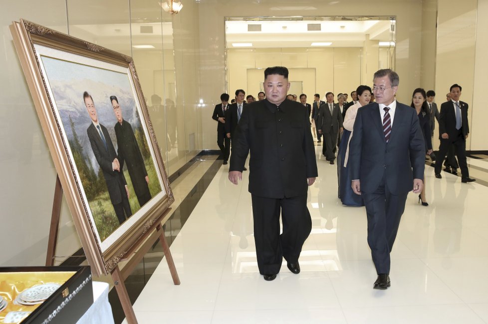 Kim se Munovi pochlubil jejich společným obrazem.
