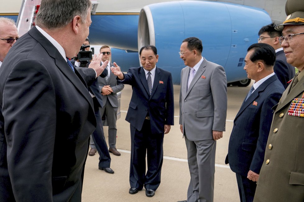 Pompea na letišti vítal Kim Jong-čchol.