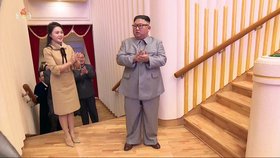 Manželka diktátora Kim Čong-una Ri Sol-ču byla naposledy na veřejnosti v lednu 2020.