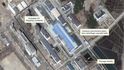 Satelitní snímky ukazují pohyb v hlavním jaderném středisku Jongbjonu