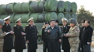Severní Korea potichu sílí. Zásobuje Rusko municí a vyvíjí zbraně proti sousedům