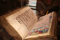 Z trezoru Národní knihovny vytáhli nejcennější skvosty: Středověký komiks i Dalimilovu kroniku