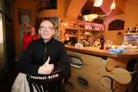„Tak to je slušný masakr.“ Vyhazov Klempíře z J.A.R vyvolal emoce. Jeho žena poslala peprný vzkaz
