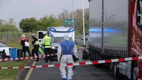14. květen 2020: Několik kilometrů severně od Prahy zemřel za podezřelých okolností řidič kamionu. Existuje podezření, že za jeho úmrtím může stát koronavirus.