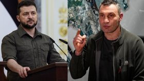 Prezident Zelenskyj se nezvykle obul do kyjevské radnice, v jejímž čele stojí starosta Vitalij Kličko