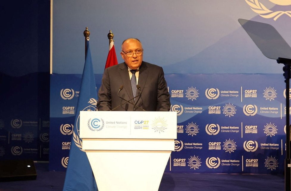 COP27 předsedá egyptský ministr zahraničí Samí Šukrí.