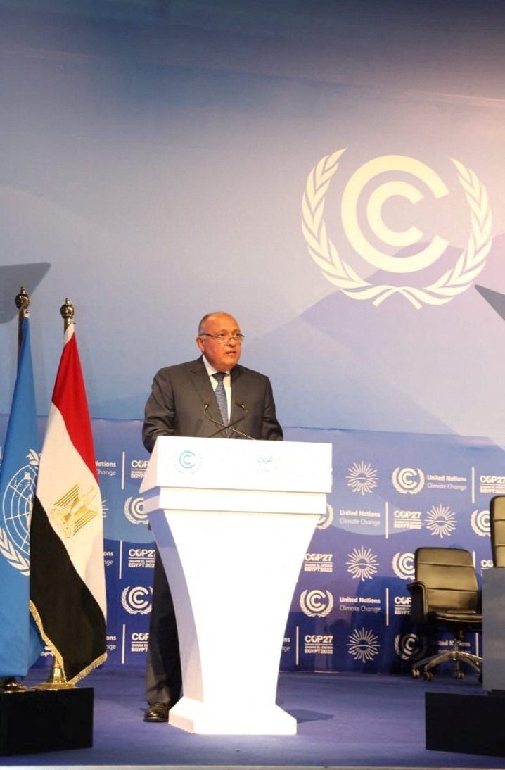 COP27 předsedá egyptský ministr zahraničí Samí Šukrí.