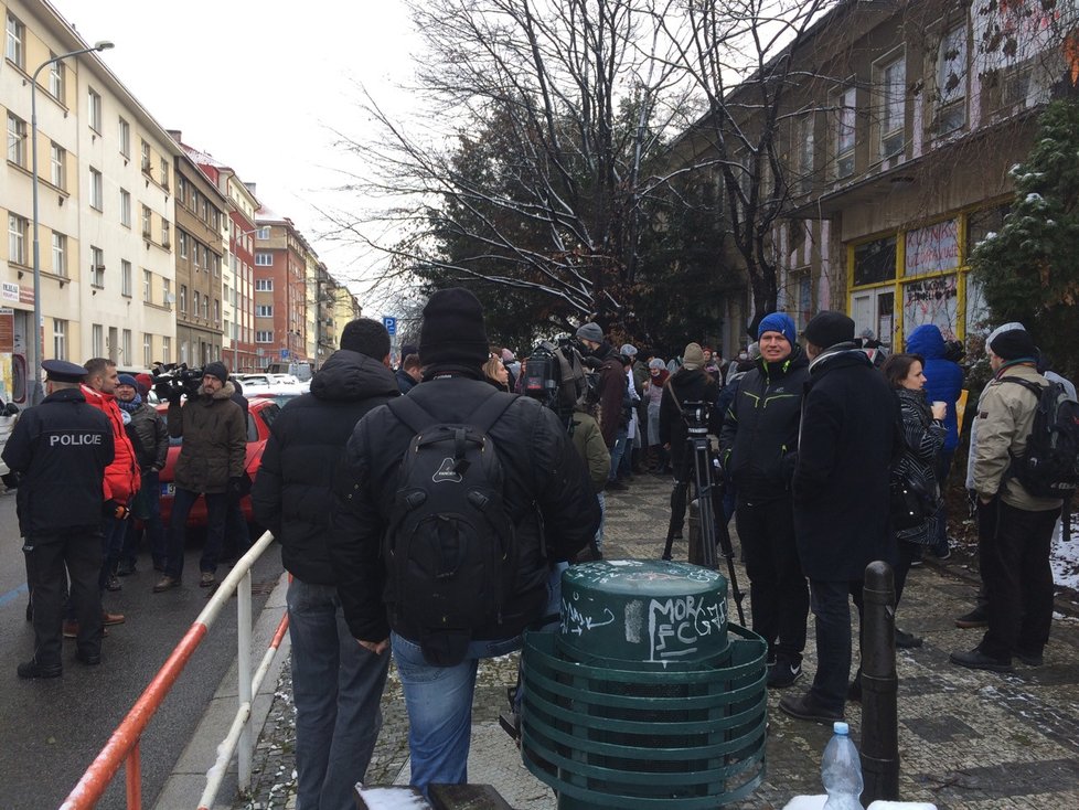 Happening v žižkovské Klinice v den vystěhování, 10. ledna 2019