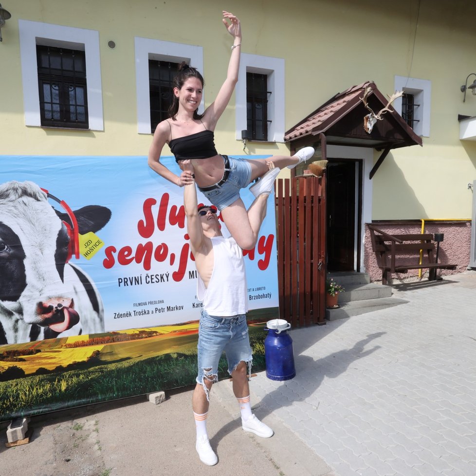 Setkání s tvůrci a herci muzikálu Slunce, seno, jahody