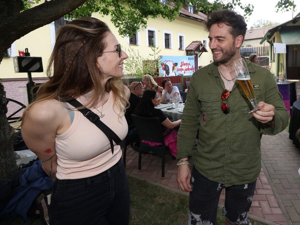 Setkání s tvůrci a herci muzikálu Slunce, seno, jahody