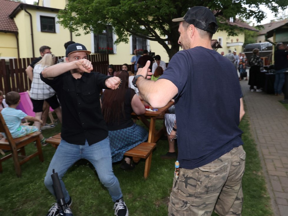 Setkání s tvůrci a herci muzikálu Slunce, seno, jahody