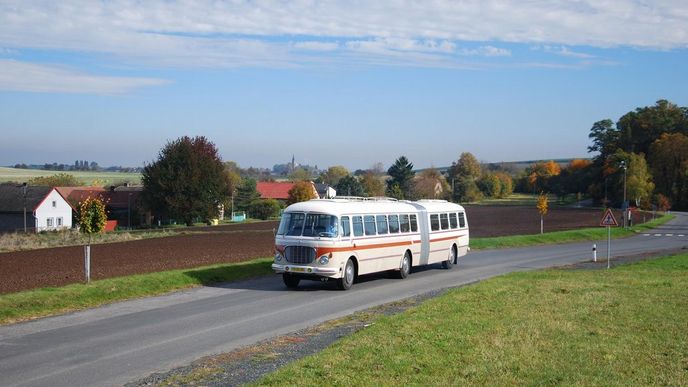 Kloubový autobus Škoda 706 RTO