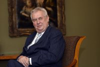 Prezident Zeman dnes přivítá desítky gratulantů