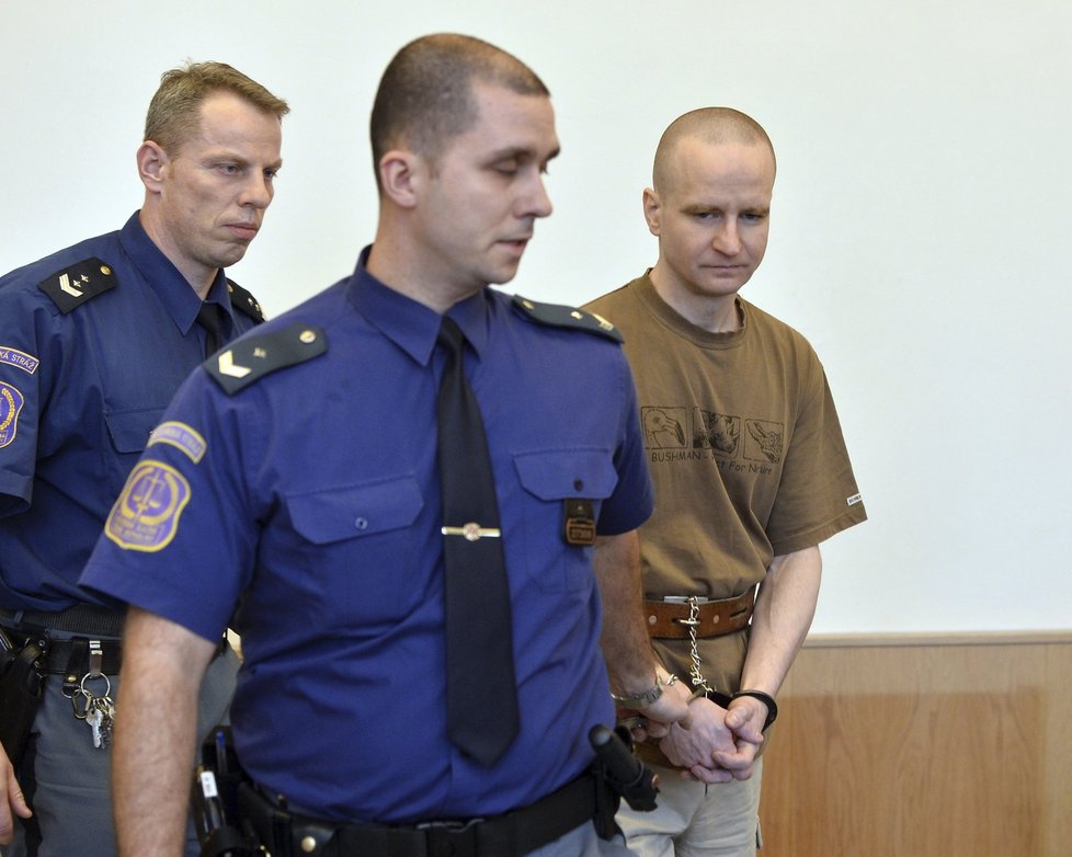 Vrah kmotra Housky u soudu: Zmírnili mu trest na 13 let
