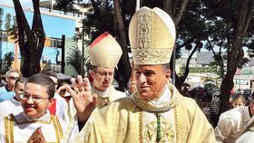 Katolický biskup z Brazílie Jose Ribeiro spolu s pěti kněžími si tři roky „dávali bokem“ církevní peníze.