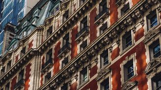 Uber chce konkurovat Bookingu a Airbnb. Nově umožní rezervovat stovky tisíc hotelů Uber chce konkurovat Bookingu a Airbnb. Nově umožní rezervovat stovky tisíc hotelů
