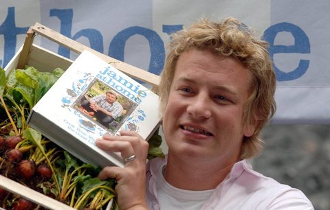 Gratulujeme! Dyslektik Jamie Oliver (38) dočetl svou první knihu