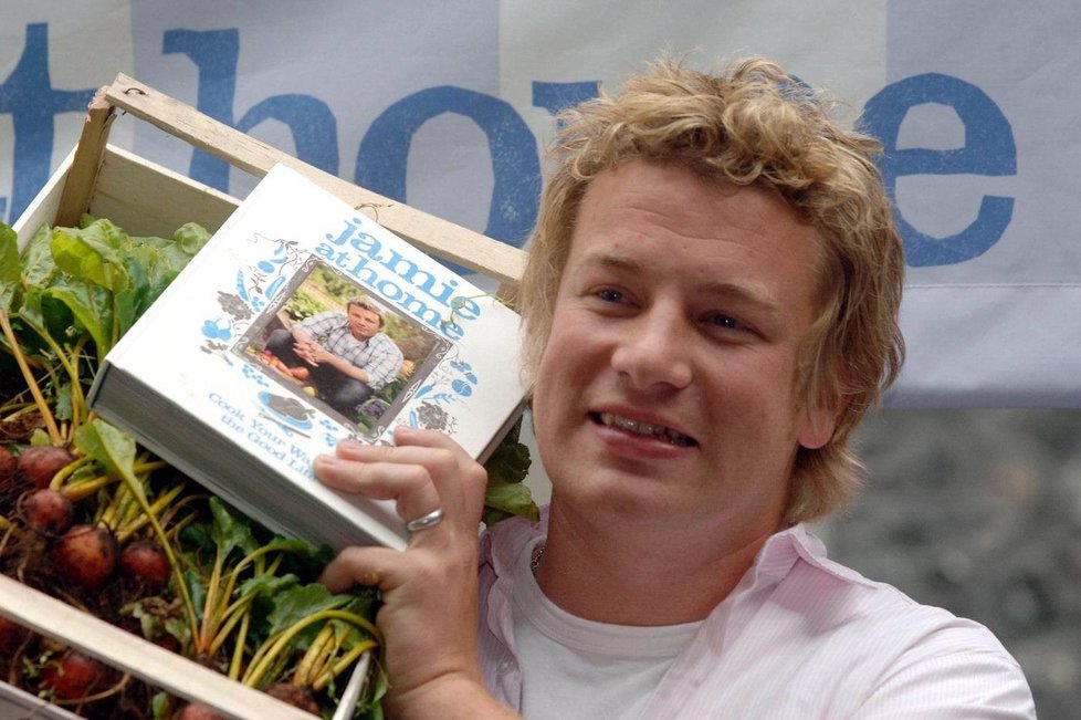 Jamie Oliver prý knížky píše, ale nečte.