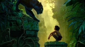 První plakát na novou hranou Knihu džunglí od Disneyho