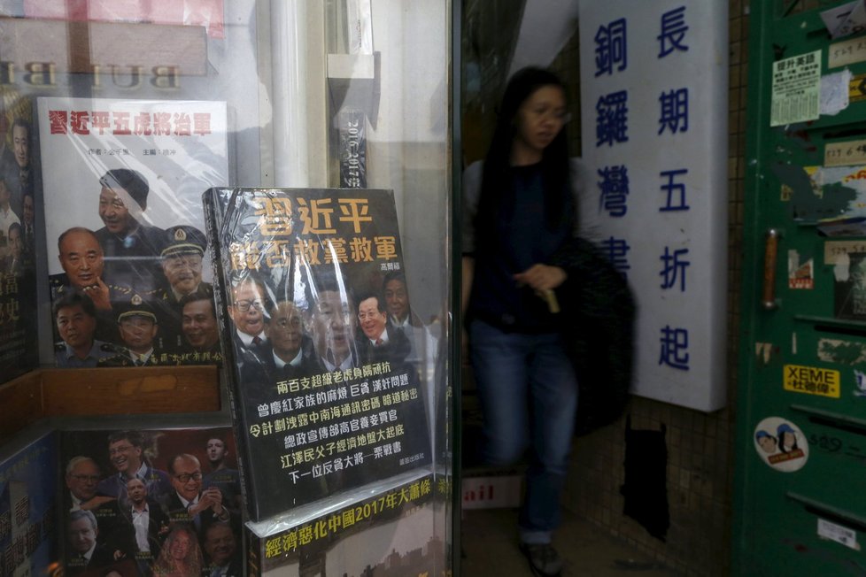 Knihkupec z Hongkongu se nevrátil z cesty do skladu. Jeho zmizení k protestu proti Číně vybudilo i poslance.