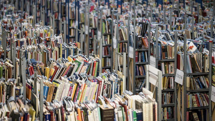 Sklad Knihobotu v pražské Hostivaři Sklad Knihobotu v pražské Hostivaři