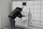 Automatický výdejní knihobox  v Klatovech je prvním v ČR.