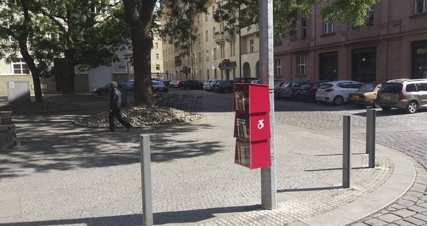 Designové knihobudky se v Praze 7 rozšířily na tři nová místa.