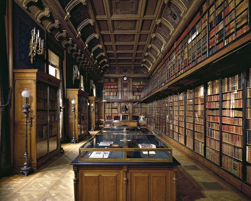 Library Of Duke D&#39;aumale, Sicílie, Itálie